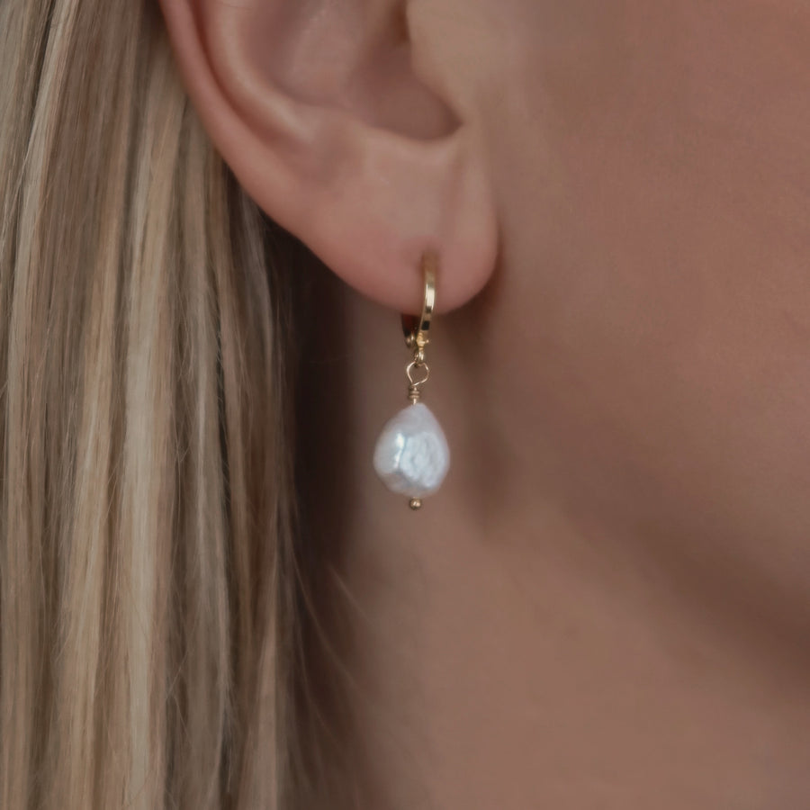 Pearl mini drop earrings